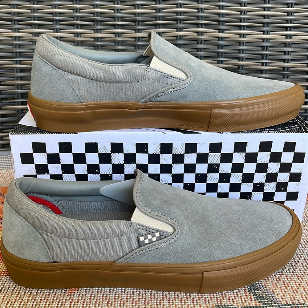 Vans WMNS Skate Slip-On Grey/Gum
VN0A5FCAN3Z
Sneakers - Picture 2 of 16